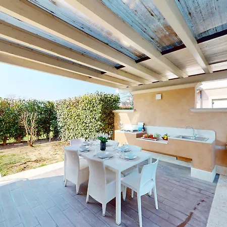 Villa Dolcevita Piscina Privata By Bookinggardalake