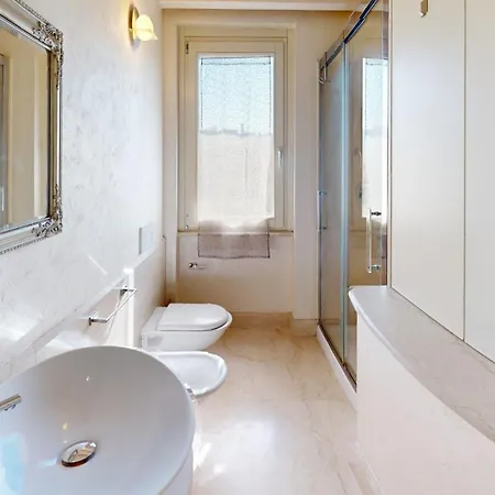 Villa Dolcevita Piscina Privata By Bookinggardalake *