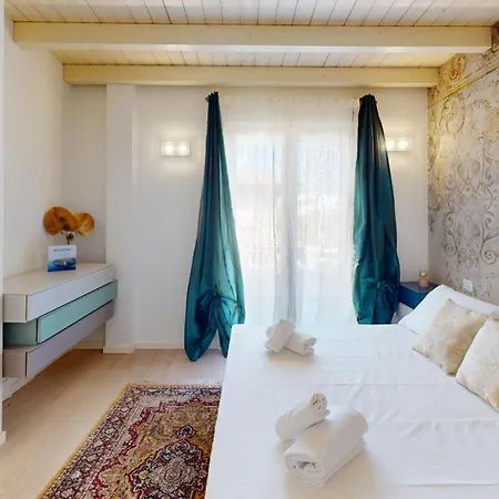 Villa Dolcevita Piscina Privata By Bookinggardalake *