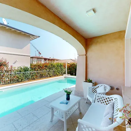 Villa Dolcevita Piscina Privata By Bookinggardalake Manerba del Garda