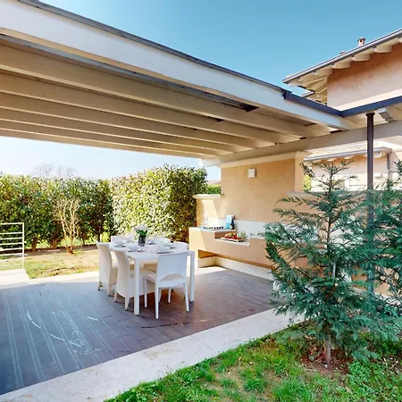 Villa Dolcevita Piscina Privata By Bookinggardalake Manerba del Garda